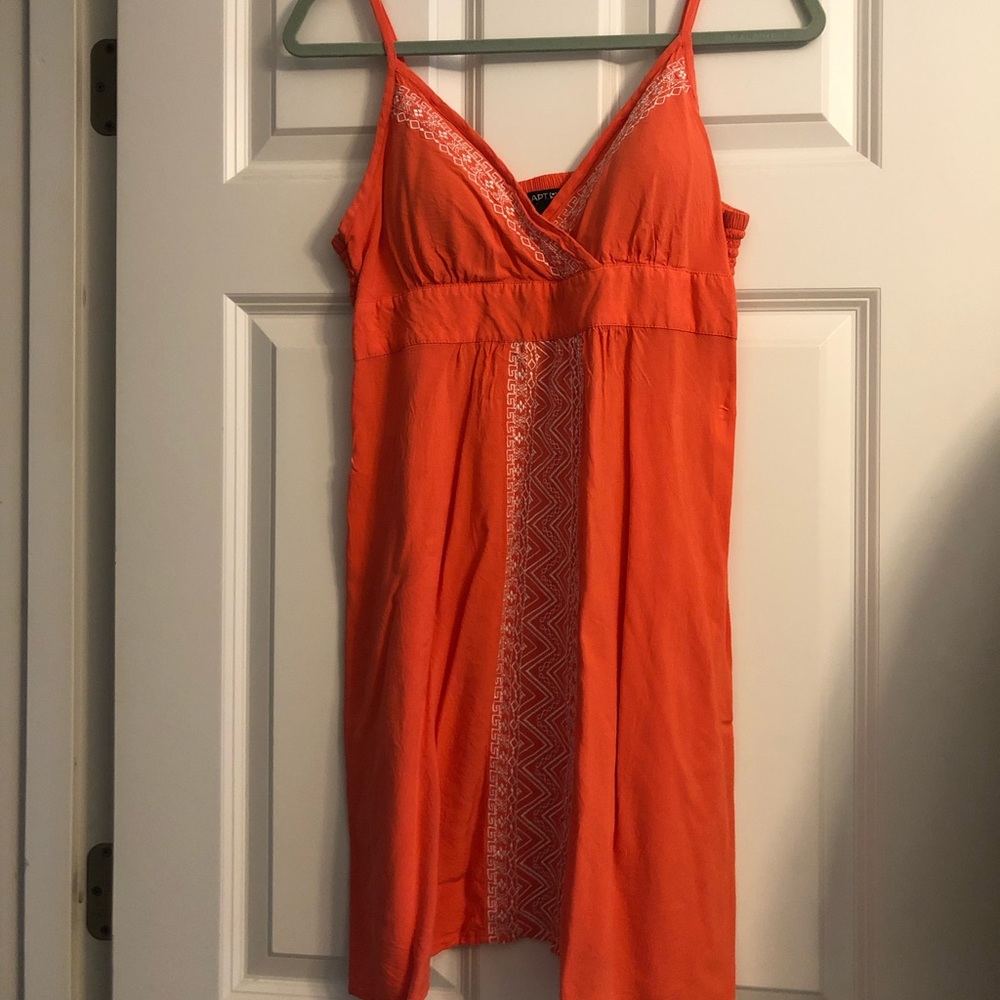 Coral sundress embroidered pattern. Adjustable straps, built in pads.